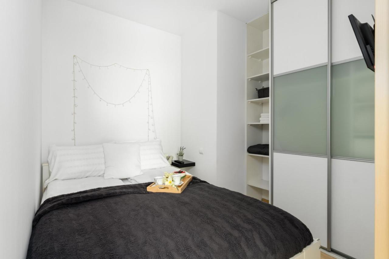Cozy Apartment Karpia 17 With Terrace In Poznan By Noclegi Renters Exterior photo